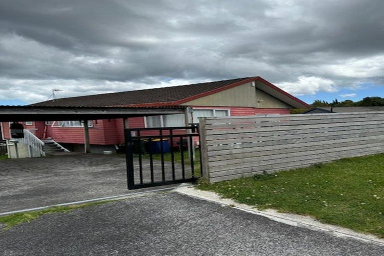 Photo of property in 33 Addison Drive, Glendene, Auckland, 0602