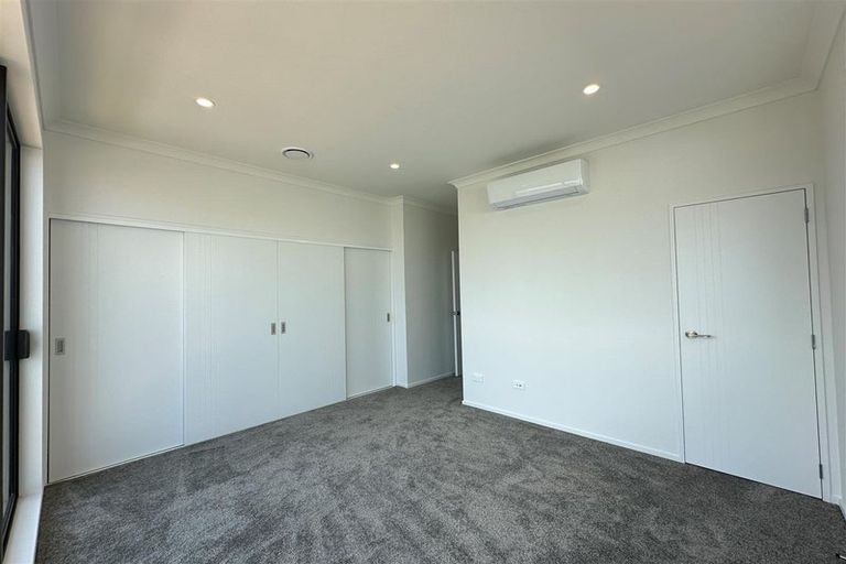 Photo of property in 14 Parahau Road, Papakura, 2110