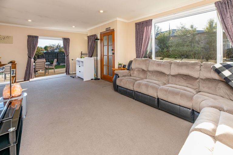 Photo of property in 8 Lindon Street, Rangiora, 7400