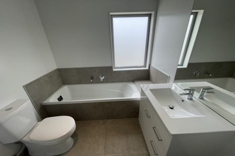 Photo of property in 15b Chadwick Crescent, Mangere East, Auckland, 2024