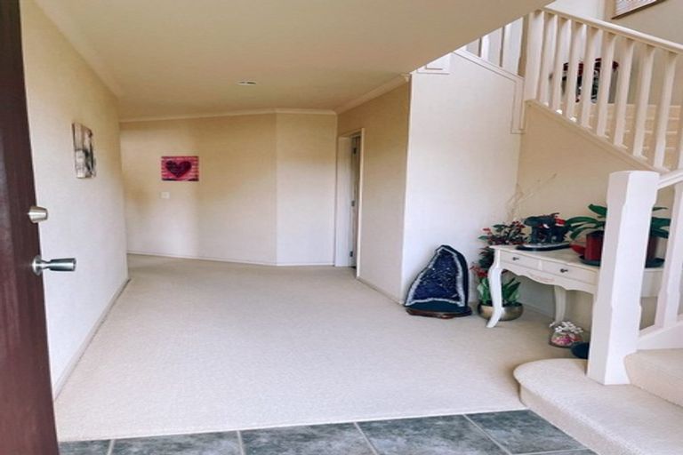 Photo of property in 11 Liffey Drive, East Tamaki, Auckland, 2013