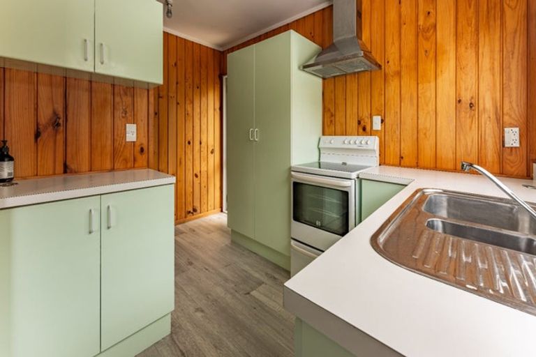 Photo of property in 1 Cochrane Avenue, Arkles Bay, Whangaparaoa, 0932