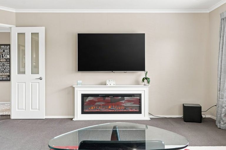 Photo of property in 2 Flavell Drive, Orewa, 0931