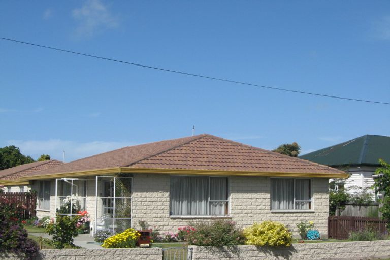 Photo of property in 2/23 Tainui Street, Somerfield, Christchurch, 8024