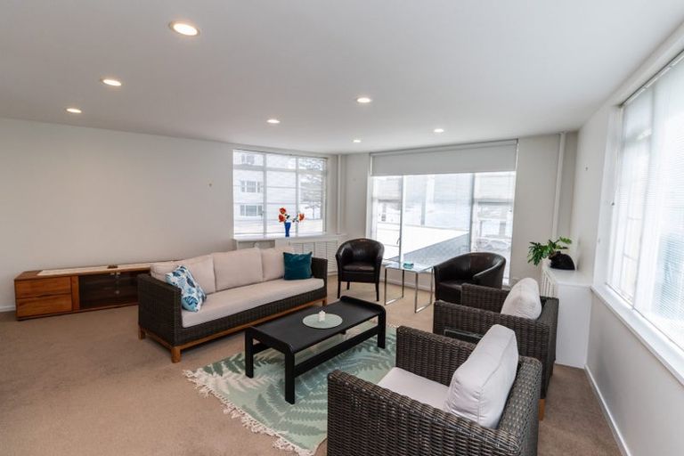 Photo of property in Wharenui Apartments, 274 Oriental Parade, Oriental Bay, Wellington, 6011