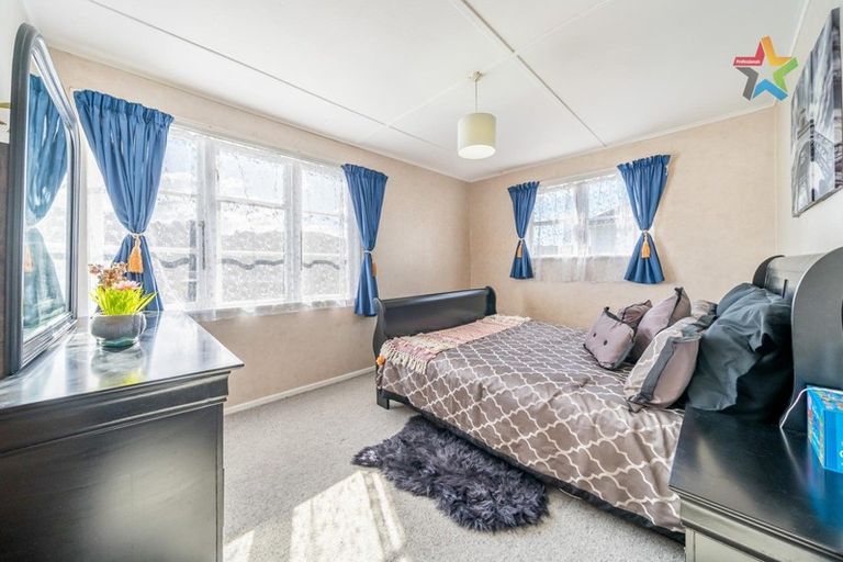 Photo of property in 68 Churton Crescent, Taita, Lower Hutt, 5011