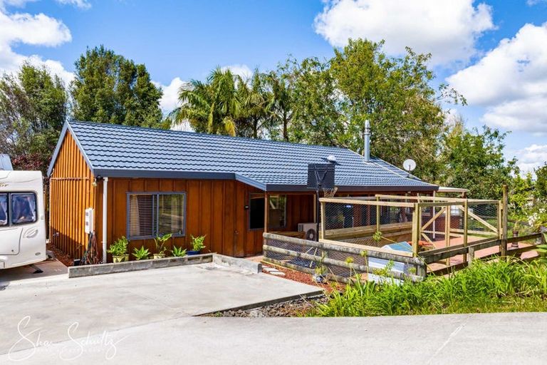 Photo of property in 9 Bickerstaffe Road, Maungaturoto, 0520