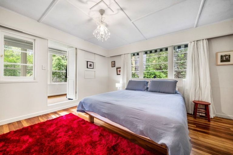 Photo of property in 21 Kopiko Road, Titirangi, Auckland, 0604