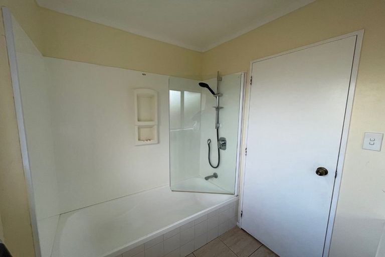 Photo of property in 43 Sandwick Drive, Weymouth, Auckland, 2103