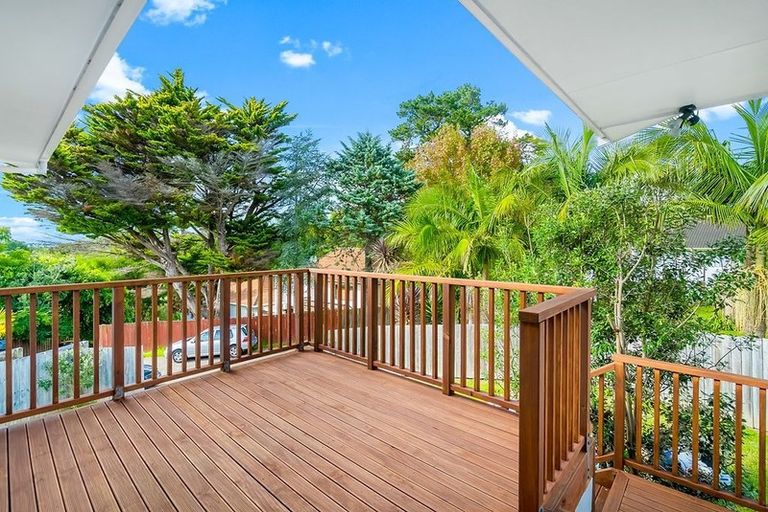 Photo of property in 1/325 Triangle Road, Massey, Auckland, 0614