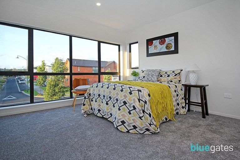 Photo of property in 1 Whekau Drive, Takanini, 2112