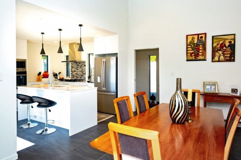 Photo of property in 14a Muritai Crescent, Havelock North, 4130