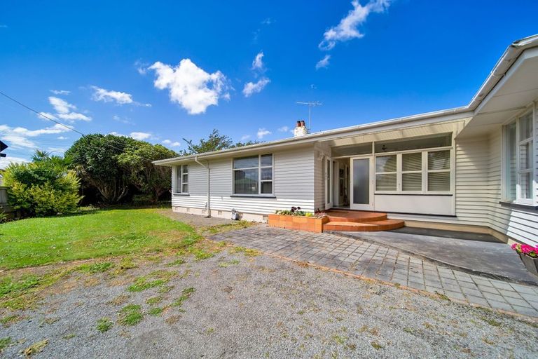 Photo of property in 28 Camberwell Road, Hawera, 4610
