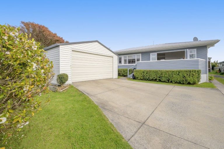 Photo of property in 74 Queen Road, Bellevue, Tauranga, 3110