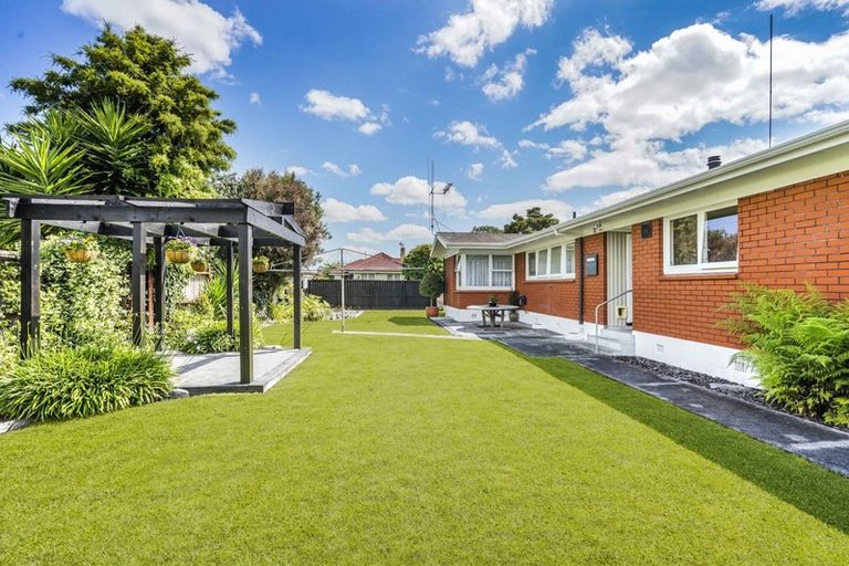 Photo of property in 40 Braid Road, St Andrews, Hamilton, 3200