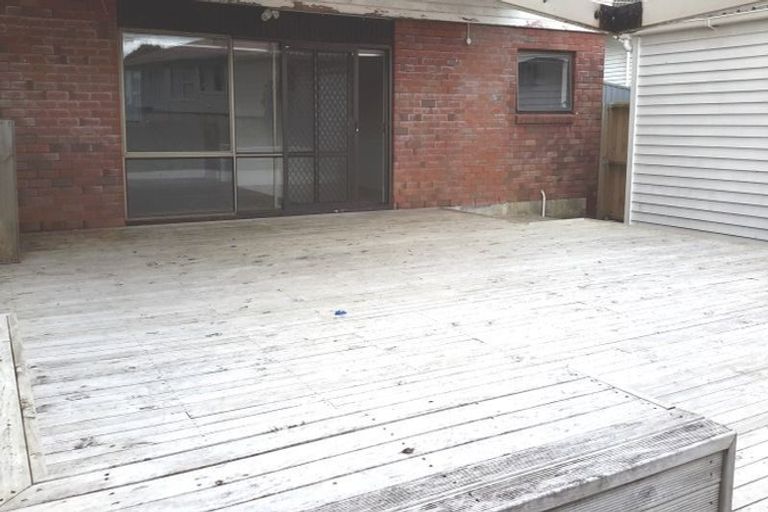 Photo of property in 12 Ronald Place, Manurewa, Auckland, 2102