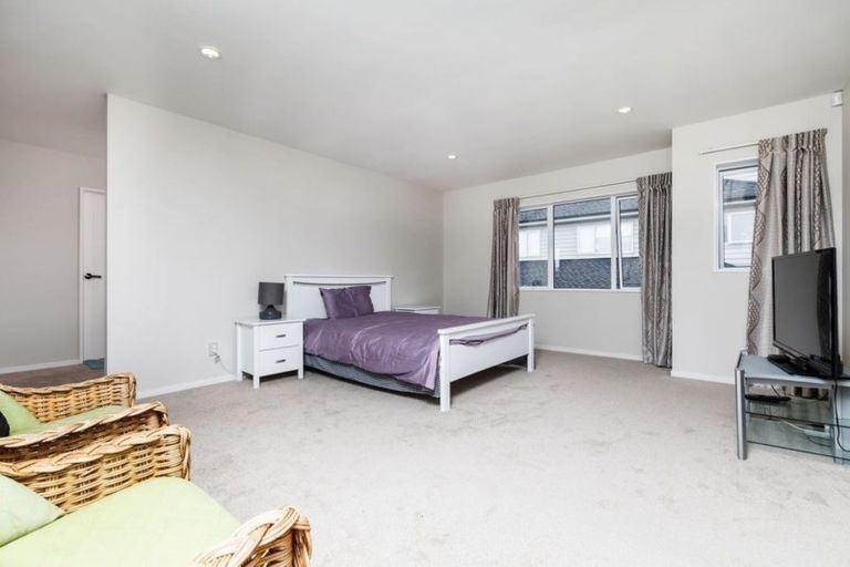 Photo of property in 45 Golden Morning Drive, Albany Heights, Auckland, 0632