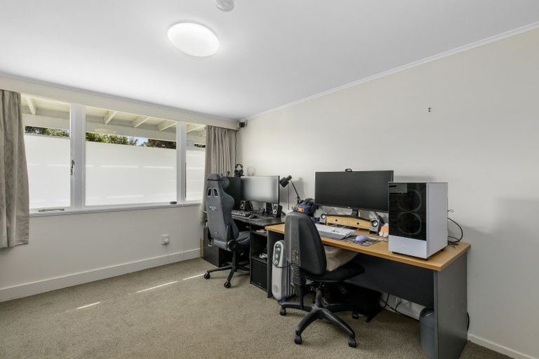 Photo of property in 32 Kingsley Street, Stokes Valley, Lower Hutt, 5019