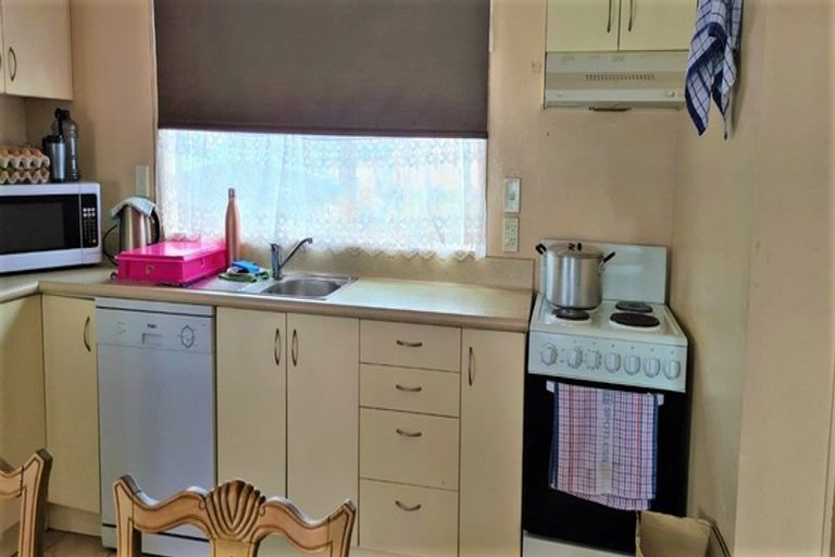 Photo of property in 14 Gina Avenue, Ranui, Auckland, 0612