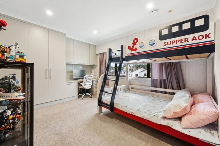 Photo of property in 37 Parkhill Road, Mellons Bay, Auckland, 2014