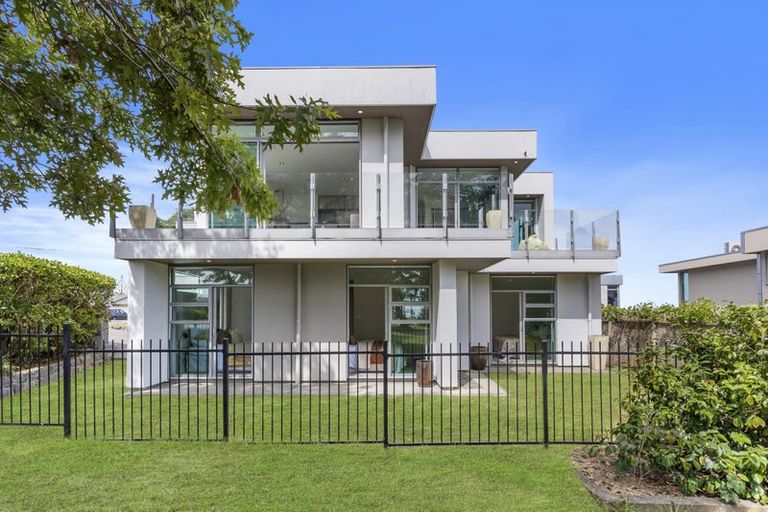 Photo of property in 80 Bleakhouse Road, Howick, Auckland, 2014