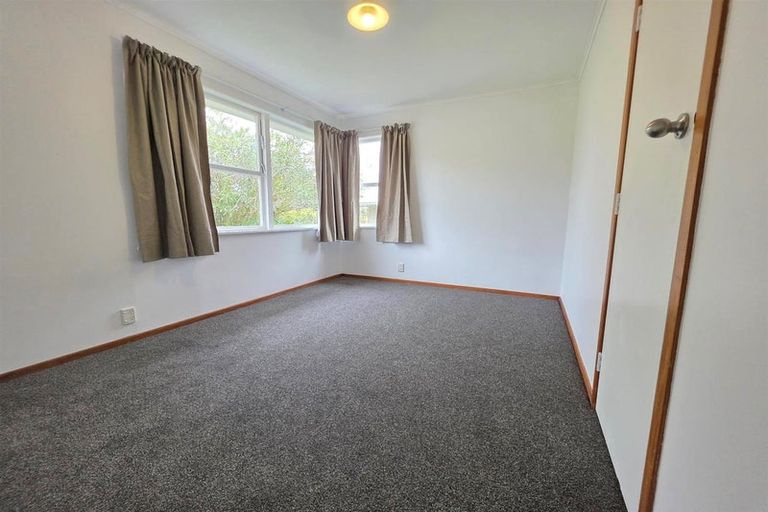 Photo of property in 12 Aronui Terrace, Kelston, Auckland, 0602