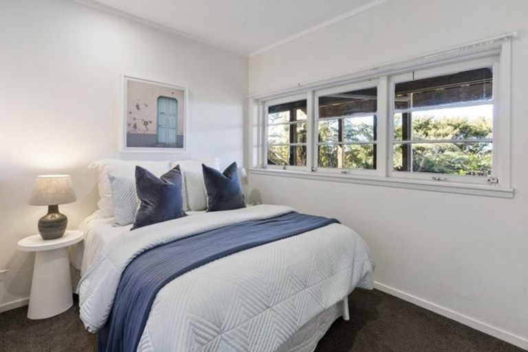 Photo of property in 27 Ferry Parade, Herald Island, Auckland, 0618
