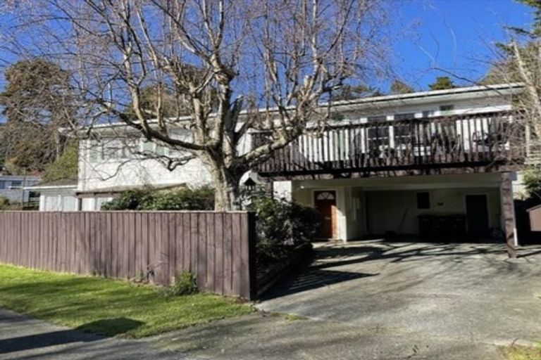 Photo of property in 1 Pohue Grove, Stokes Valley, Lower Hutt, 5019