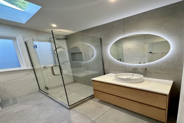 Photo of property in 163 Marine Parade, Seatoun, Wellington, 6022