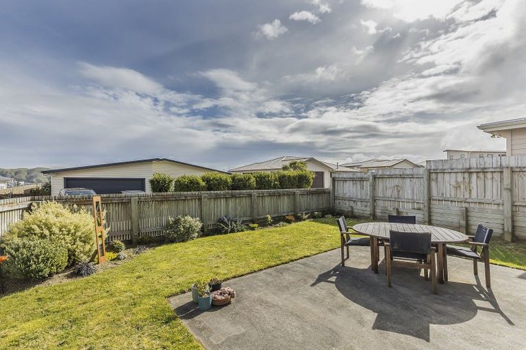 Photo of property in 32 Havana Rise, Grenada Village, Wellington, 6037