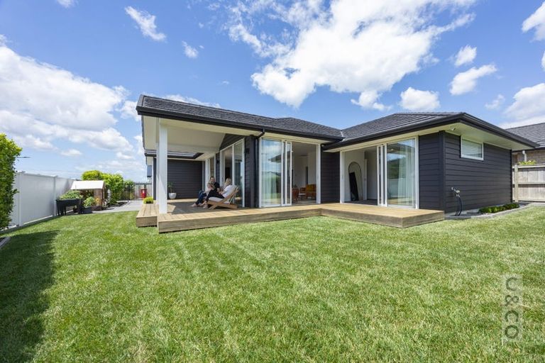 Photo of property in 31 Fruitlands Road, Kumeu, 0810