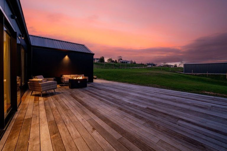 Photo of property in 8 Nga Tui Lane, Acacia Bay, Taupo, 3385