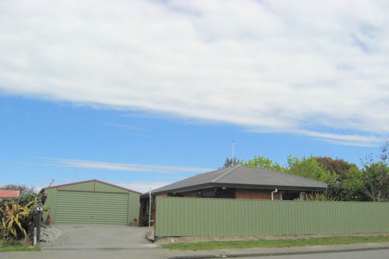 Photo of property in 1 Petries Road, Woodend, 7610