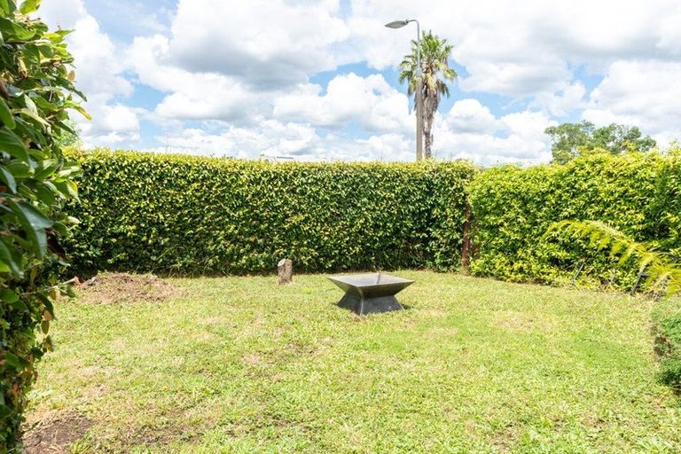 Photo of property in 54 Morrow Avenue, St Andrews, Hamilton, 3200