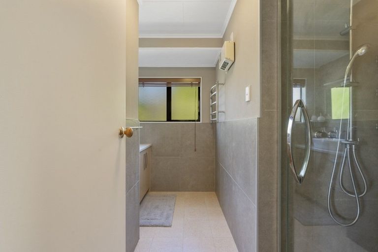 Photo of property in 18 Shera Street, Acacia Bay, Taupo, 3330