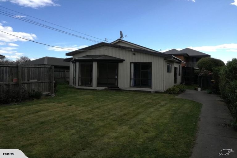 Photo of property in 115 Avonhead Road, Avonhead, Christchurch, 8042