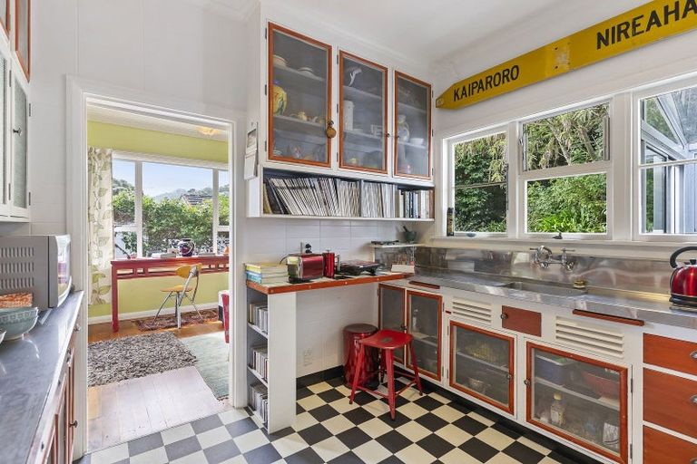 Photo of property in 137 Muritai Road, Eastbourne, Lower Hutt, 5013