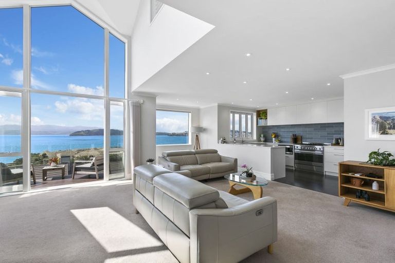 Photo of property in 5 Curnow Way, Kaiwharawhara, Wellington, 6035