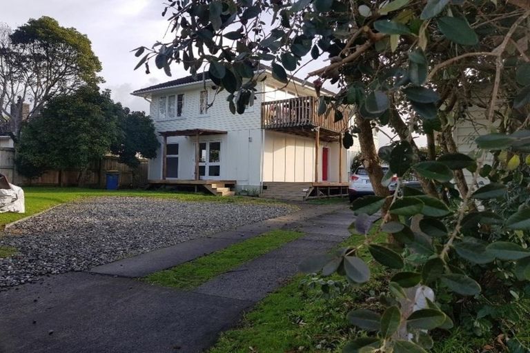 Photo of property in 42 Durham Street, Te Atatu Peninsula, Auckland, 0610