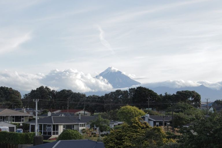 Photo of property in 24 Kingsford Street, Bell Block, New Plymouth, 4312