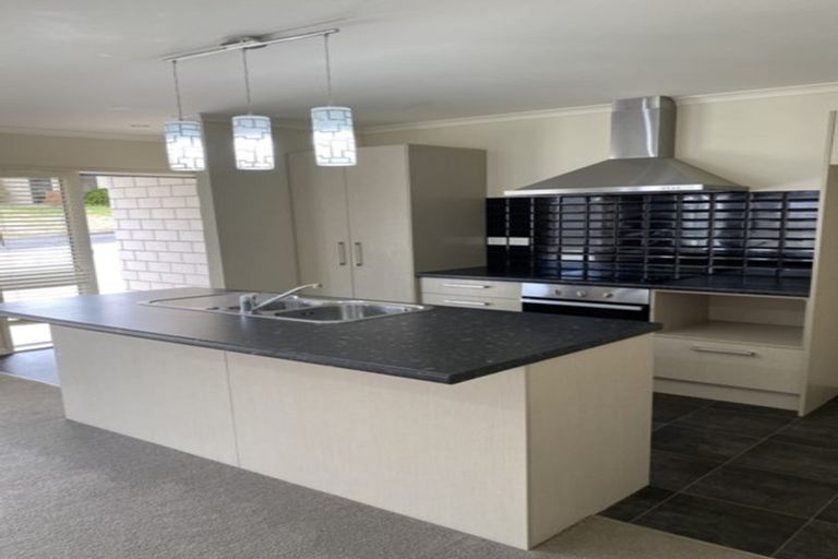 Photo of property in 11 Iris Place, Grandview Heights, Hamilton, 3200