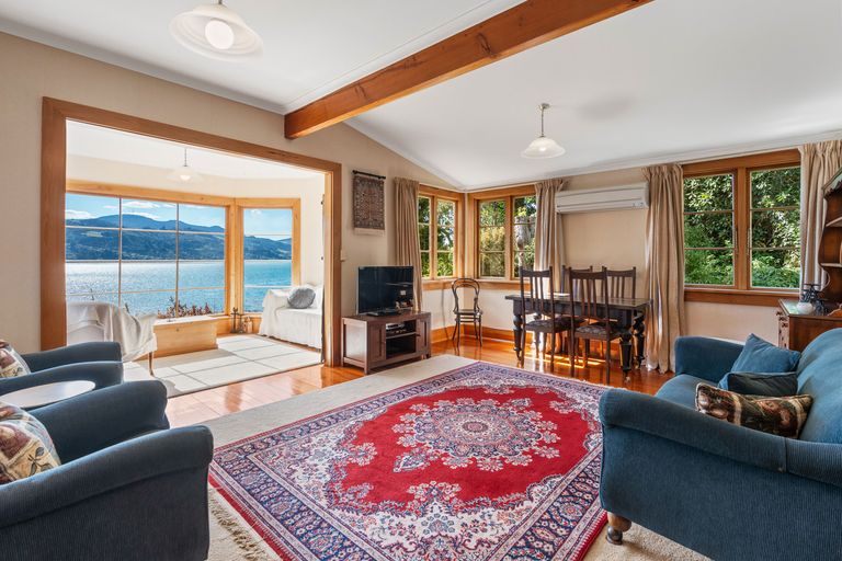Photo of property in 1 Howard Street, Macandrew Bay, Dunedin, 9014