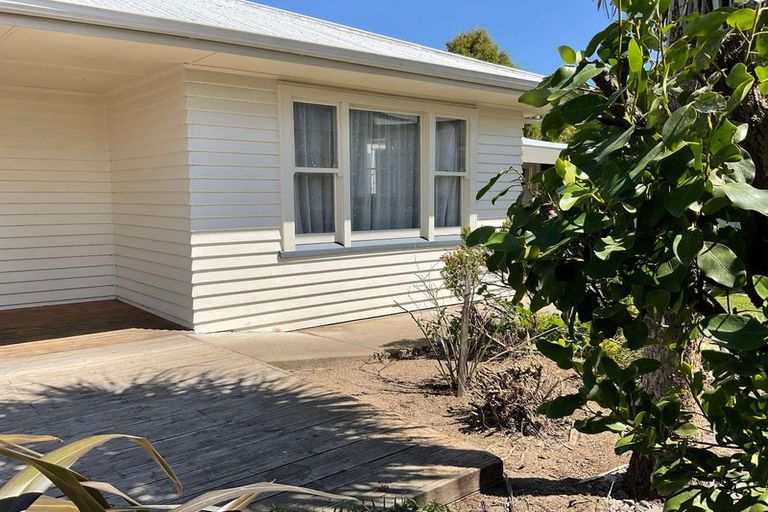 Photo of property in 73 Dunns Avenue, The Pines Beach, 7630