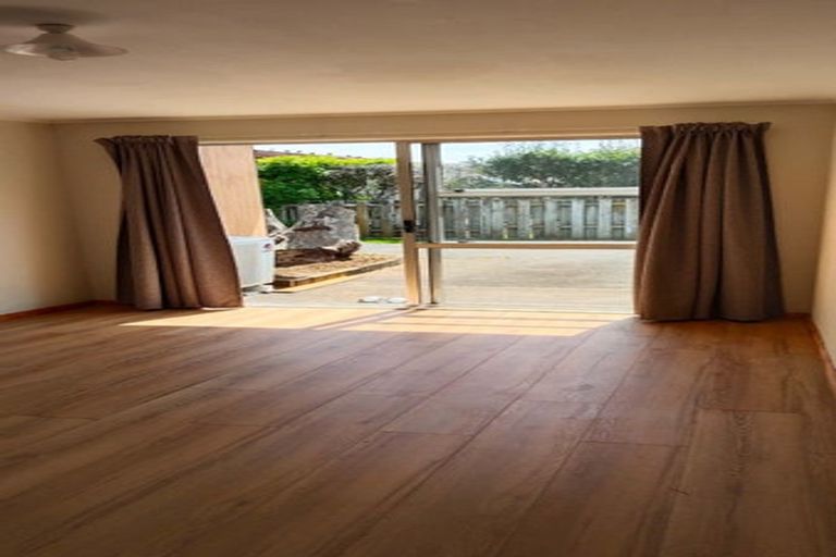 Photo of property in 2/3 Hedge Row, Sunnyhills, Auckland, 2010