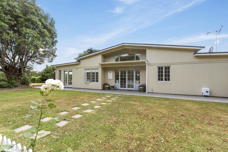 Photo of property in 15 Tarahunga Road, Levin, 5571