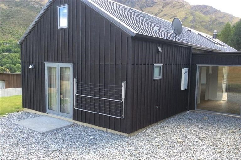 Photo of property in 5 Kincaid Place, Arthurs Point, Queenstown, 9371