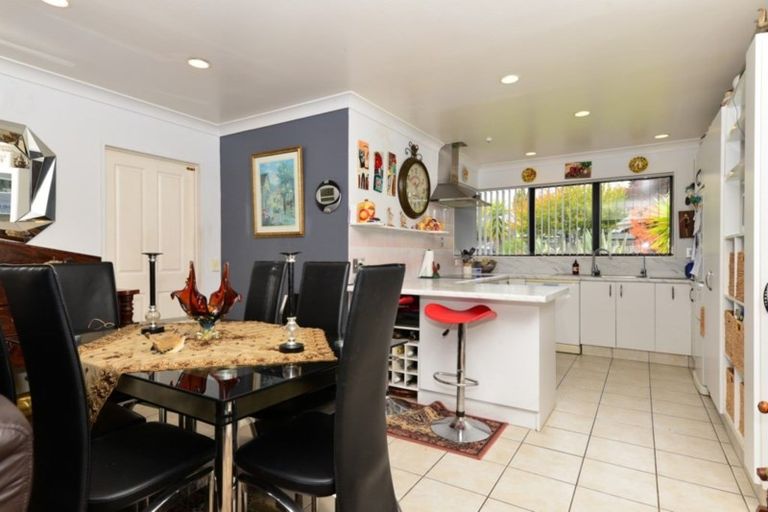 Photo of property in 5 Country Lane, Western Heights, Hamilton, 3200