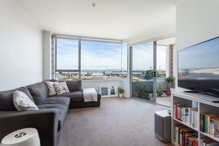 Photo of property in Algarve Apartments, 313/332 Maunganui Road, Mount Maunganui, 3116