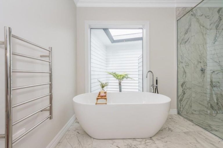 Photo of property in 2 Ekuarangi Place, Kaitake, New Plymouth, 4374