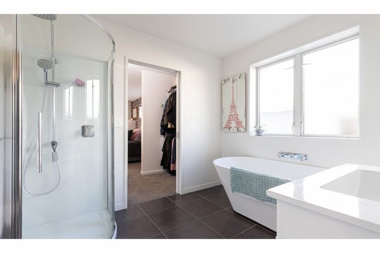 Photo of property in 142 Bower Avenue, New Brighton, Christchurch, 8083